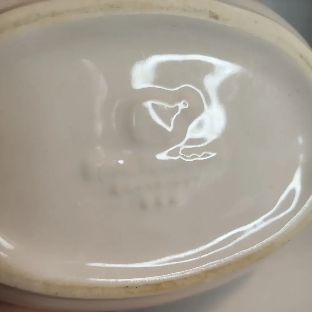 Pfaltzgraff SAUCE GRAVY BOAT Acadia White / Off White Woven Pattern Stoneware
